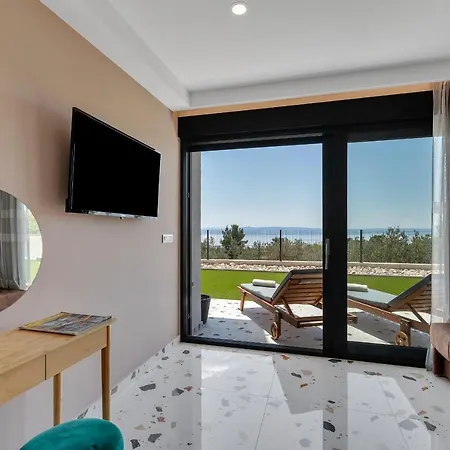 Terazzo With Heated Pool Vila *