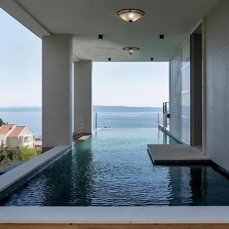 Terazzo With Heated Pool Makarská