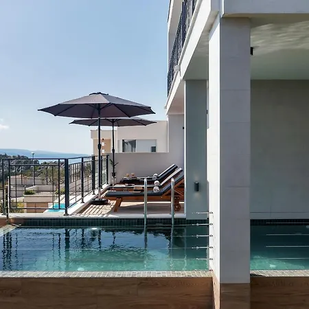 Terazzo With Heated Pool Makarská