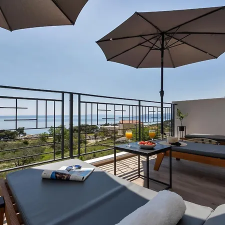 Terazzo With Heated Pool Vila *