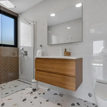 Vila Terazzo With Heated Pool