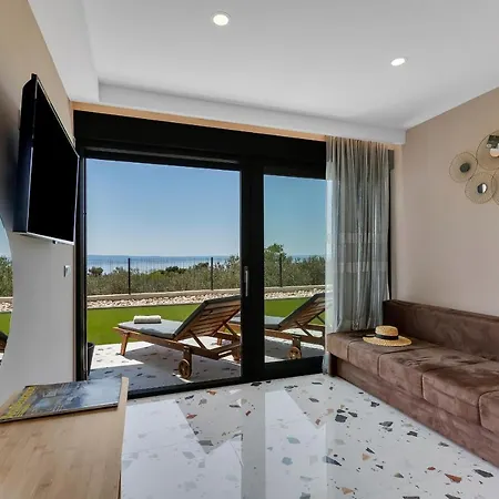 Terazzo With Heated Pool Vila *